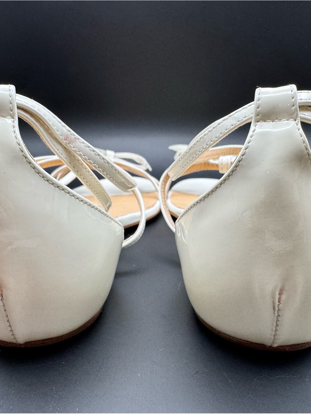 Christian Louboutin Blakissima Flat Sandals White Patent Bow T Strap EU 36 - Picture 3 of 6